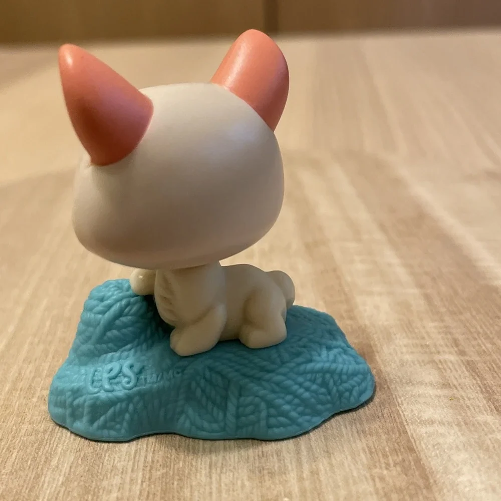 Littlest Pet Shop LPS Bobble Head Tan Cat Blue Yarn McDonalds Figure 2010